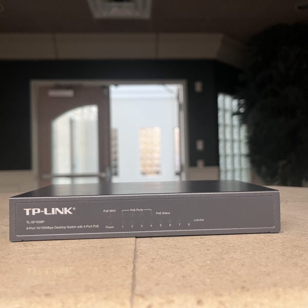 TP-link 8 port Switch - Image 3